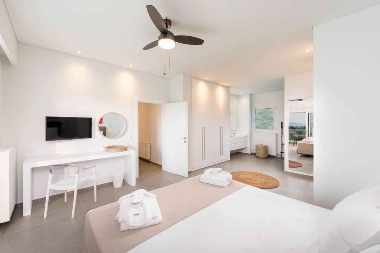 Melia Villa, Island Cos