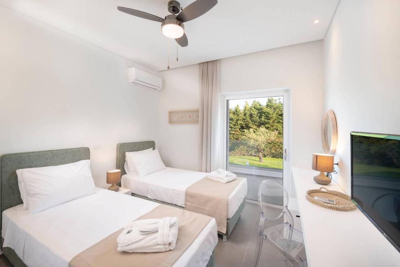 Villa Melia With Heated Pool